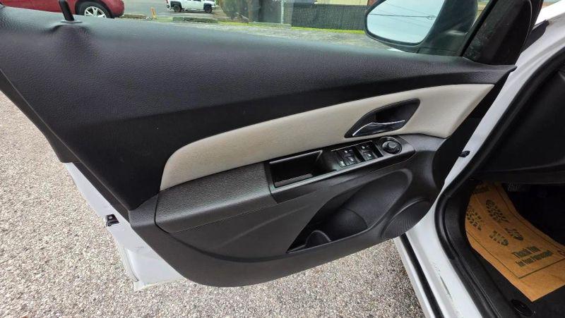 2013 Chevrolet Cruze LS Auto
