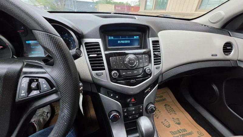 2013 Chevrolet Cruze LS Auto