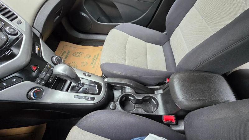 2013 Chevrolet Cruze LS Auto