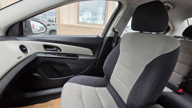 2013 Chevrolet Cruze LS Auto