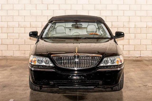 2004 Lincoln Town Car Ultimate