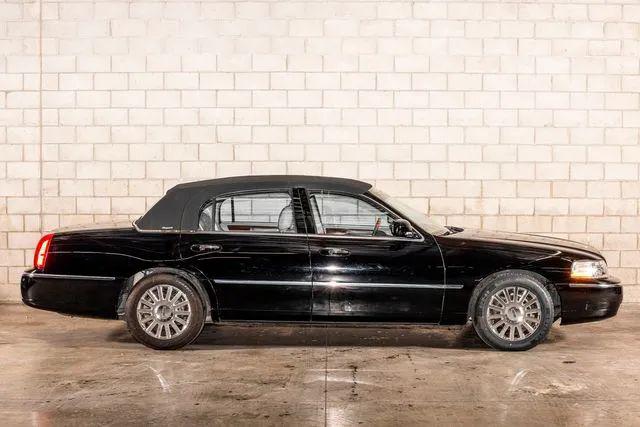 2004 Lincoln Town Car Ultimate