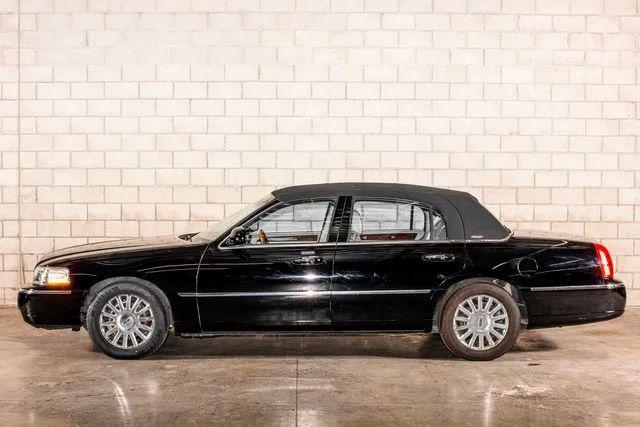 2004 Lincoln Town Car Ultimate