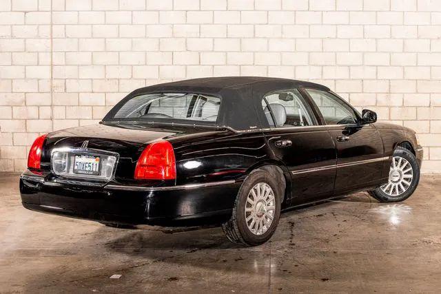 2004 Lincoln Town Car Ultimate