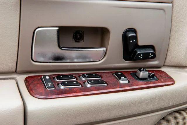 2004 Lincoln Town Car Ultimate