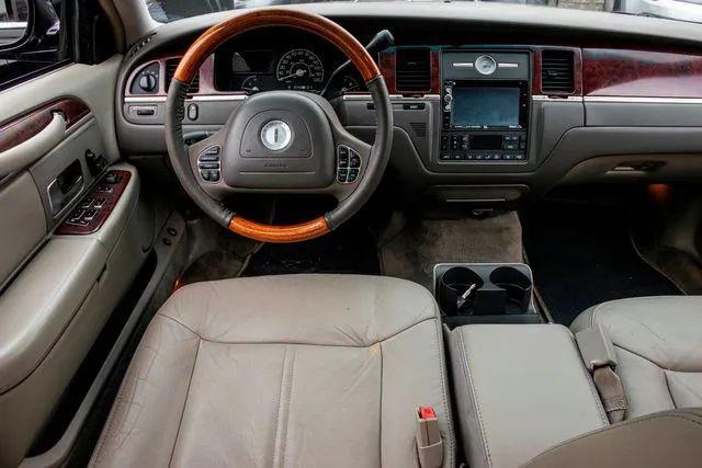 2004 Lincoln Town Car Ultimate