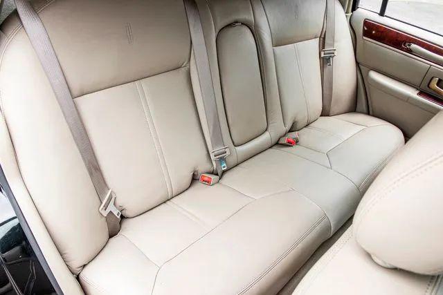 2004 Lincoln Town Car Ultimate