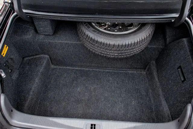 2004 Lincoln Town Car Ultimate