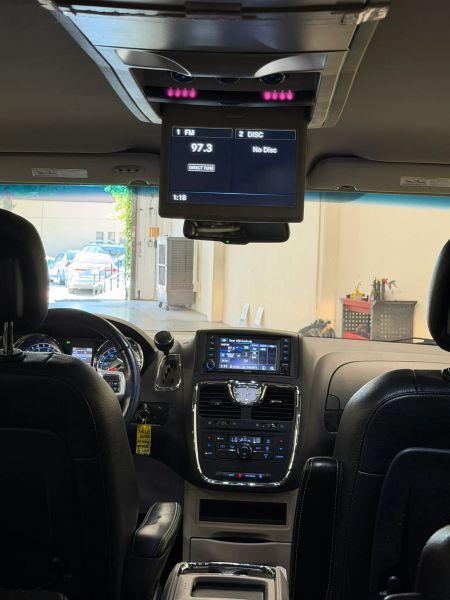 2014 Chrysler Town & Country Touring