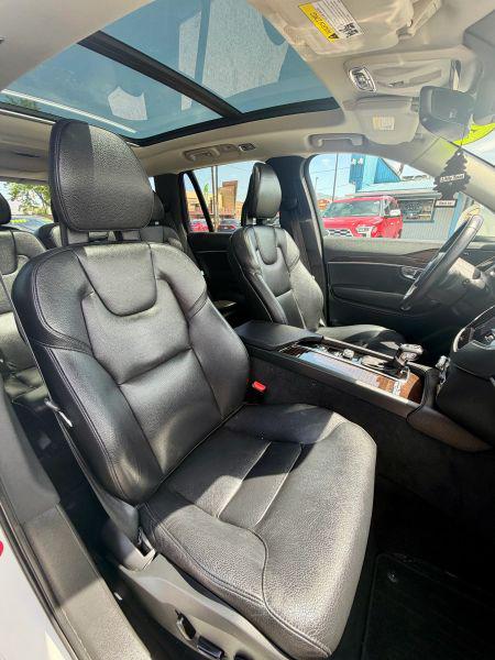 2018 Volvo XC90 T6 Momentum