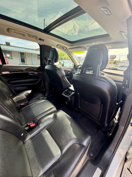 2018 Volvo XC90 T6 Momentum