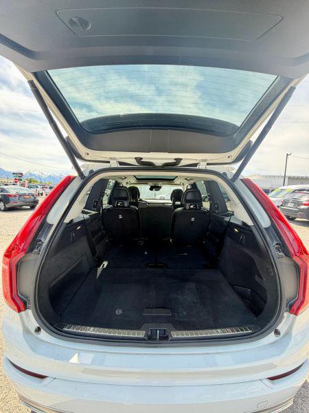 2018 Volvo XC90 T6 Momentum