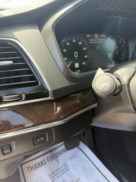 2018 Volvo XC90 T6 Momentum