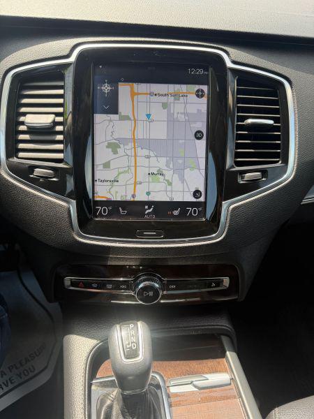 2018 Volvo XC90 T6 Momentum
