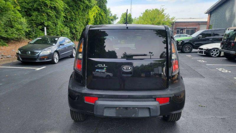 2011 Kia Soul +