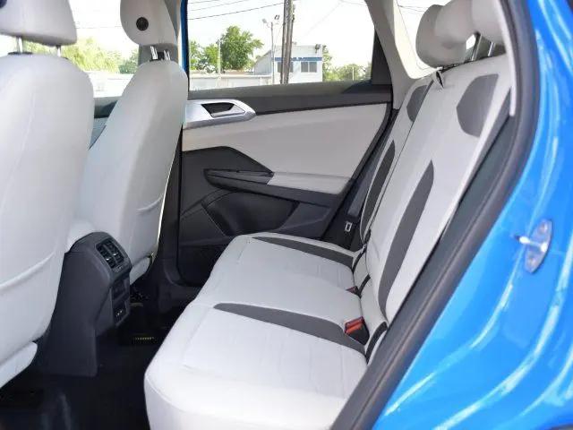 2026 Volkswagen Taos SE