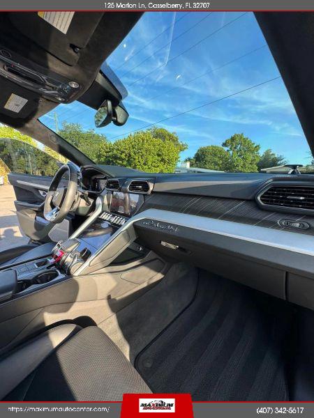 2019 Lamborghini Urus Base