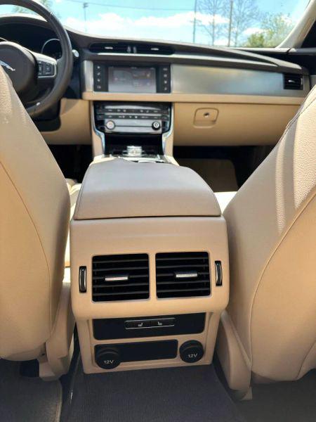 2016 Jaguar XF 35t Premium