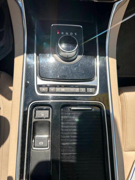 2016 Jaguar XF 35t Premium