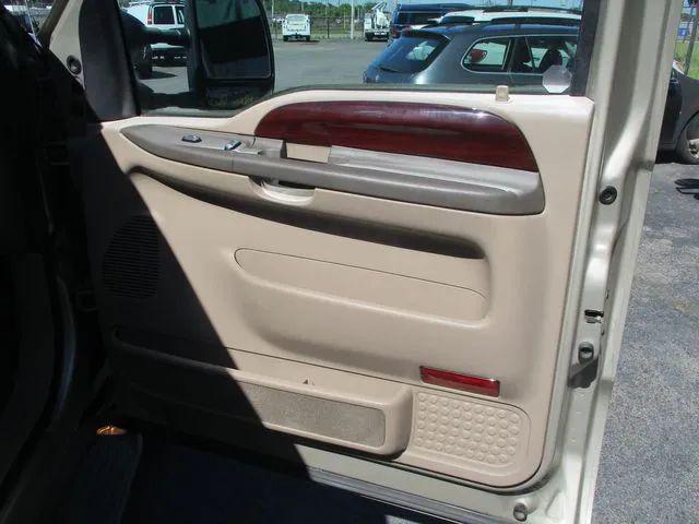2004 Ford Excursion Limited