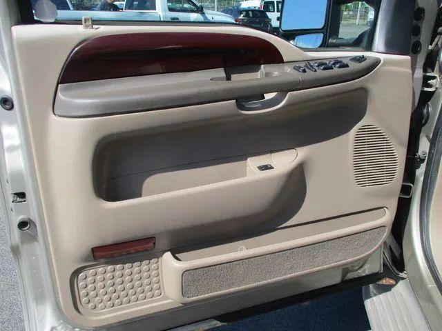 2004 Ford Excursion Limited