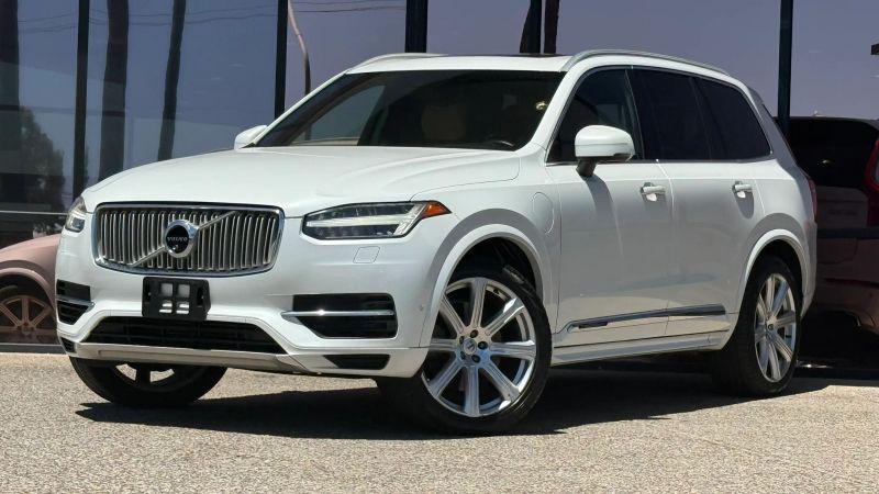 2017 Volvo XC90 Hybrid T8 Inscription