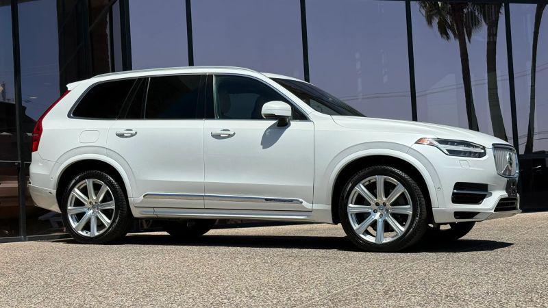 2017 Volvo XC90 Hybrid T8 Inscription
