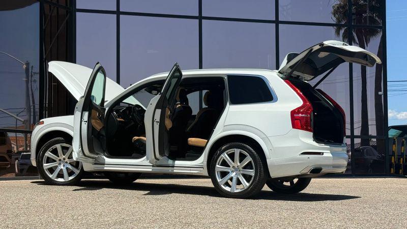 2017 Volvo XC90 Hybrid T8 Inscription