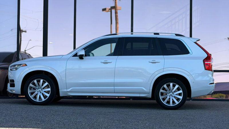 2016 Volvo XC90 T6 Momentum