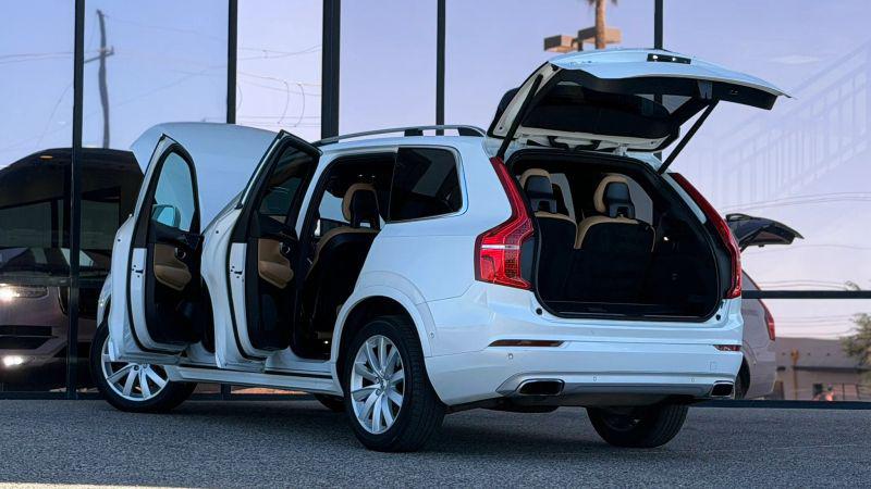 2016 Volvo XC90 T6 Momentum