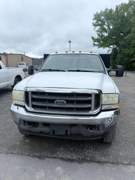 2004 Ford F-550 XL