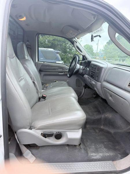 2004 Ford F-550 XL