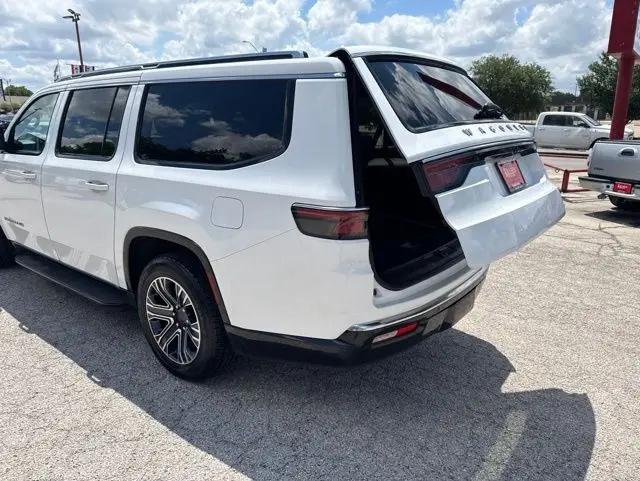 2023 Jeep Wagoneer Series II 4x2