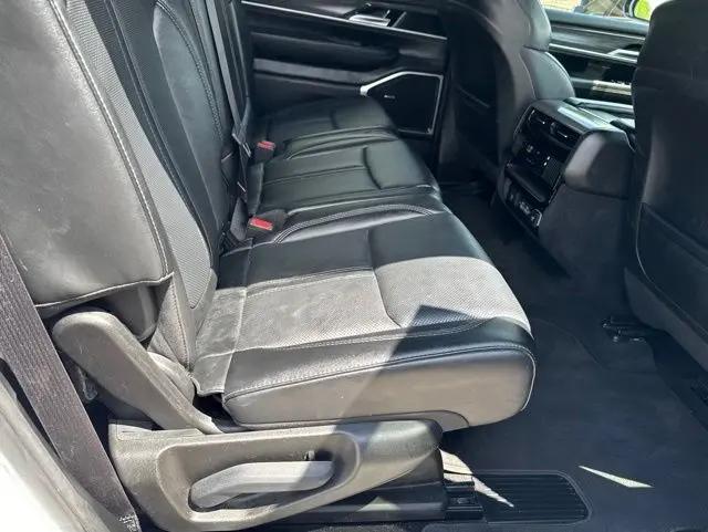 2023 Jeep Wagoneer Series II 4x2