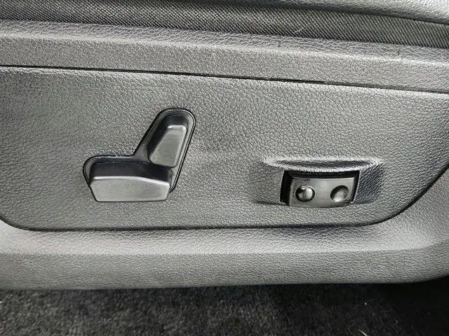 2017 Ram 1500 Sport Crew Cab 4x4 5'7" Box