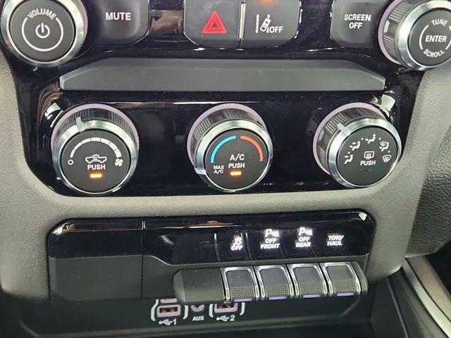 2026 Ram 1500 Express Crew Cab 4x4 5'7" Box