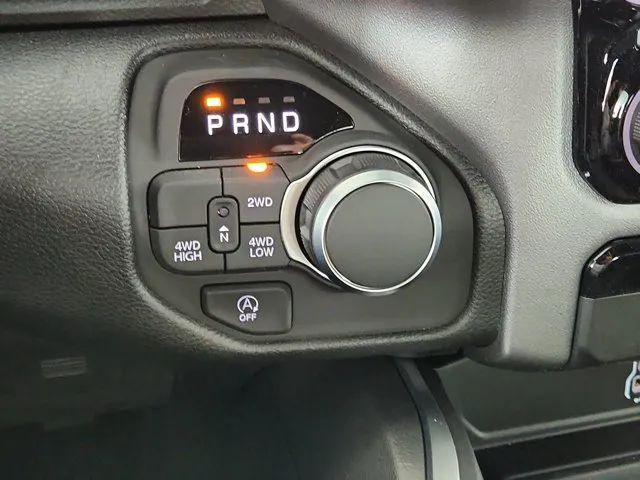 2026 Ram 1500 Express Crew Cab 4x4 5'7" Box
