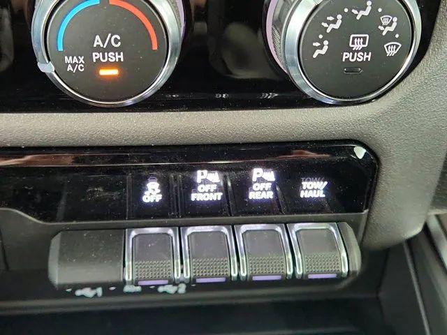 2026 Ram 1500 Express Crew Cab 4x4 5'7" Box