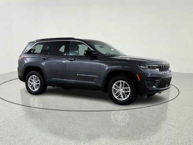 2026 Jeep Grand Cherokee Laredo 4x4