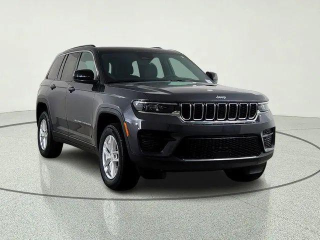 2026 Jeep Grand Cherokee Laredo 4x4