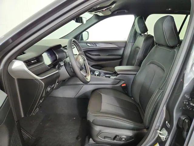 2026 Jeep Grand Cherokee Laredo 4x4