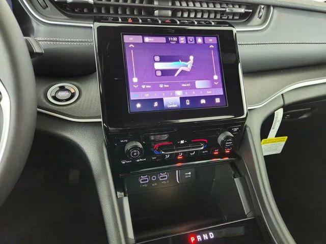 2026 Jeep Grand Cherokee Laredo 4x4