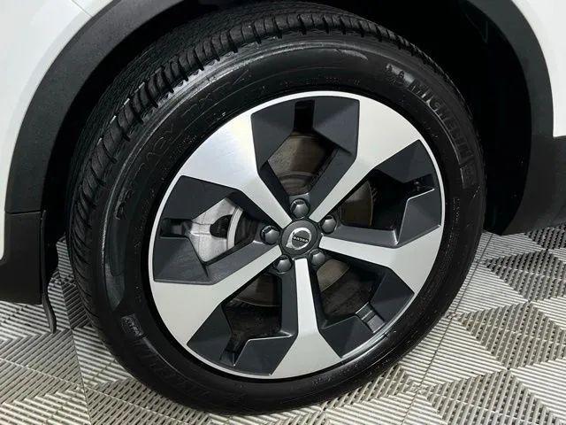 2024 Volvo XC40 B5 Plus Dark Theme
