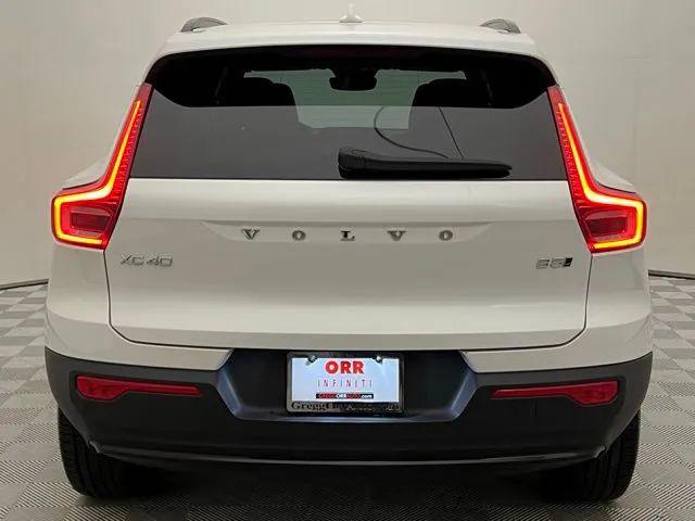 2024 Volvo XC40 B5 Plus Dark Theme