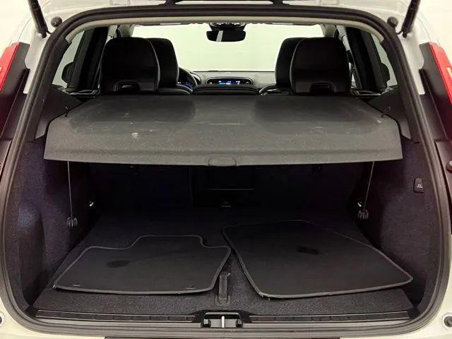 2024 Volvo XC40 B5 Plus Dark Theme
