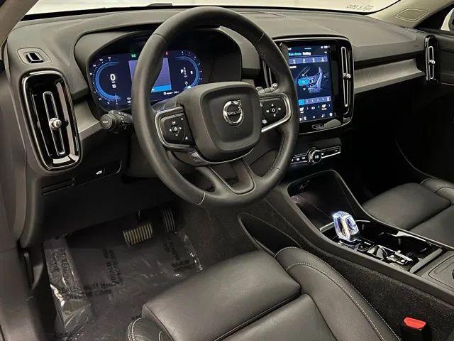 2024 Volvo XC40 B5 Plus Dark Theme