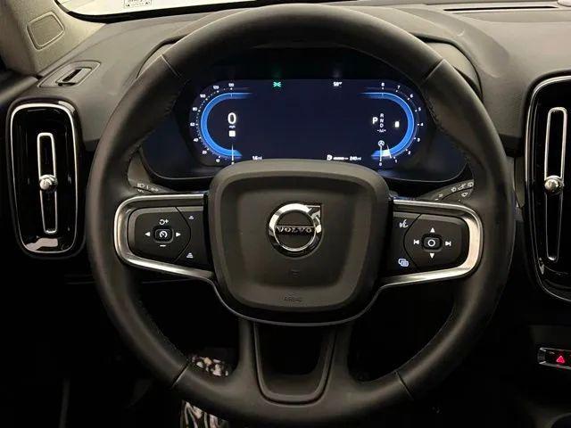 2024 Volvo XC40 B5 Plus Dark Theme