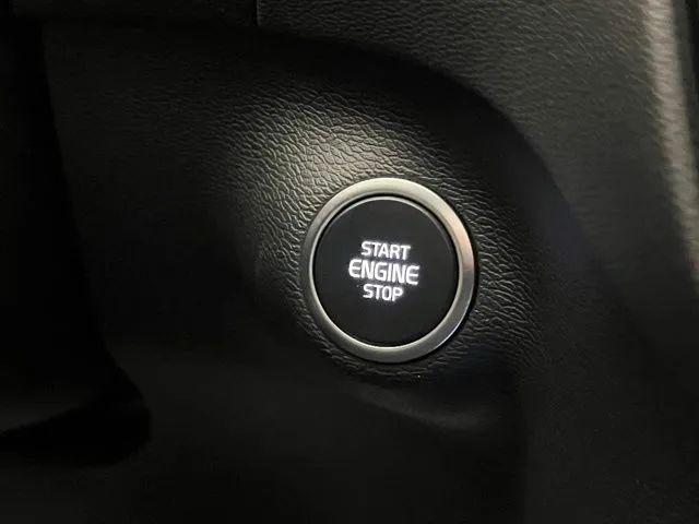 2024 Volvo XC40 B5 Plus Dark Theme
