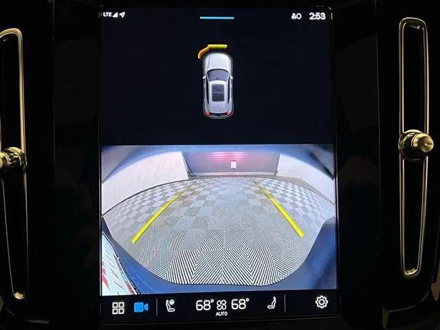 2024 Volvo XC40 B5 Plus Dark Theme