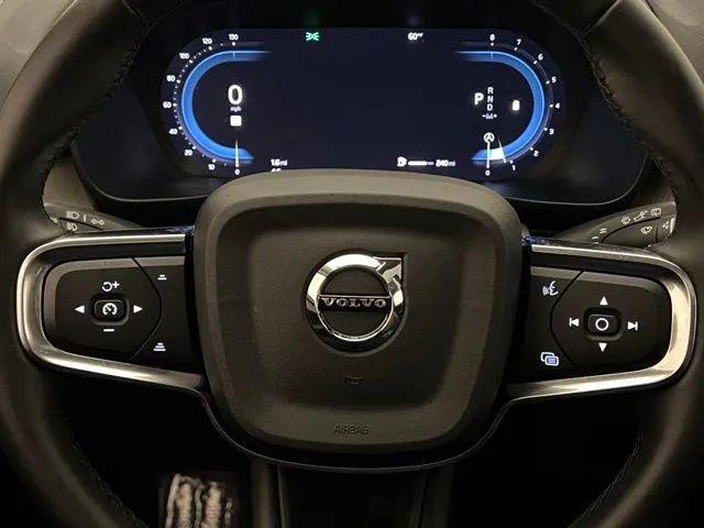2024 Volvo XC40 B5 Plus Dark Theme